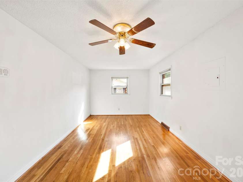 1696 Hoffman Road, Gastonia, NC 28054.  MLS# CAR4365110, YatesRealty ID 10195. 