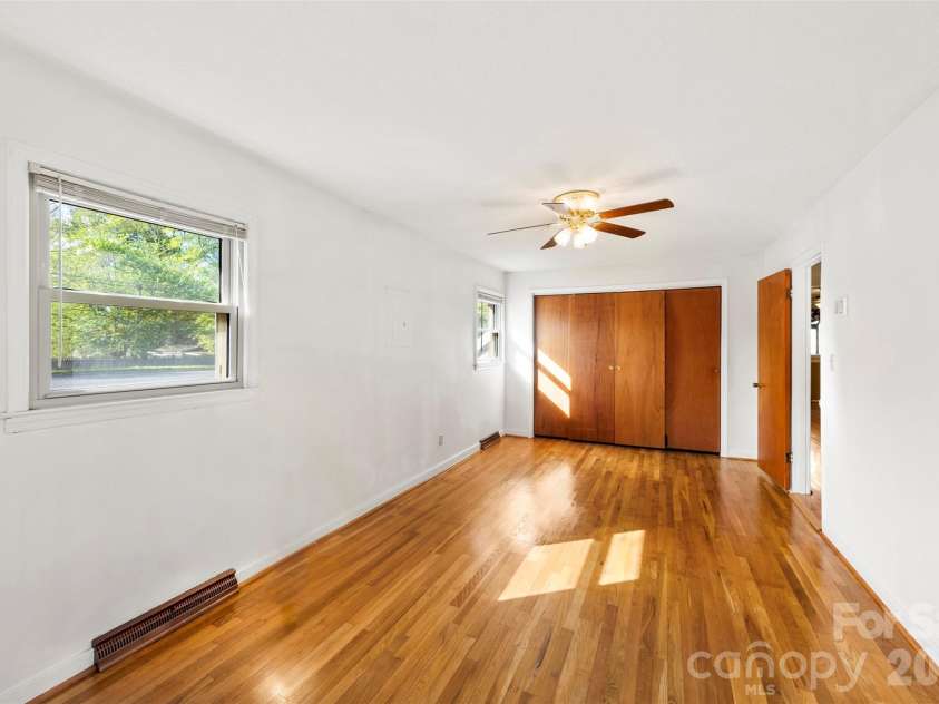 1696 Hoffman Road, Gastonia, NC 28054.  MLS# CAR4365110, YatesRealty ID 10195. 