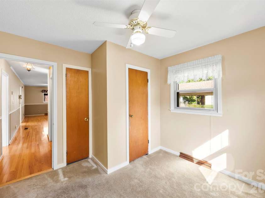 1696 Hoffman Road, Gastonia, NC 28054.  MLS# CAR4365110, YatesRealty ID 10195. 