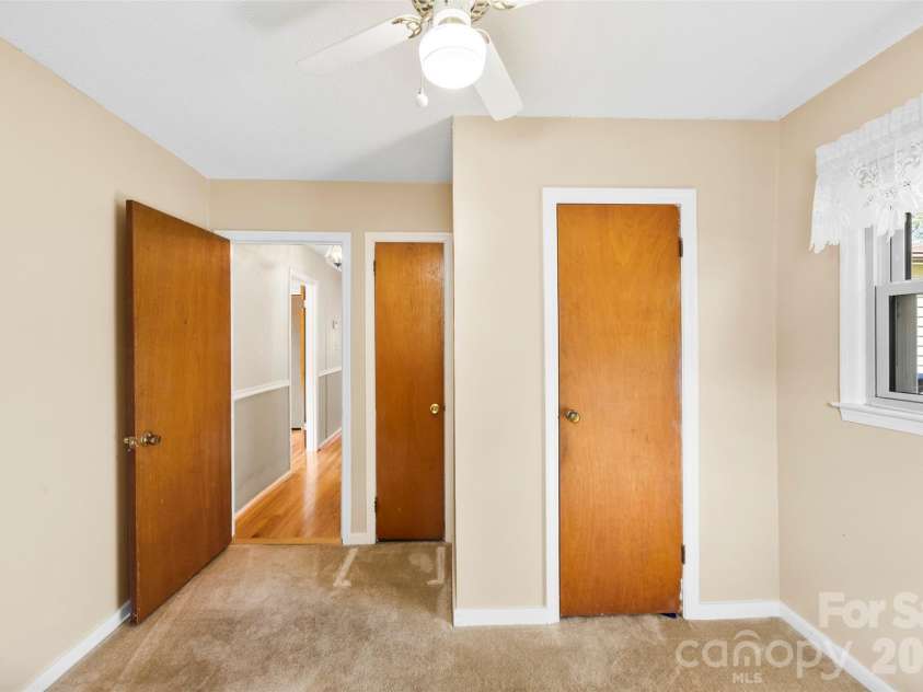 1696 Hoffman Road, Gastonia, NC 28054.  MLS# CAR4365110, YatesRealty ID 10195. 
