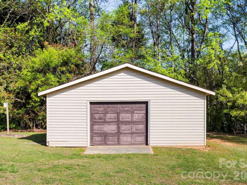 1696 Hoffman Road, Gastonia, NC 28054.  MLS# CAR4365110, YatesRealty ID 10195. 