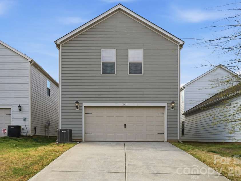 11931 Hambright Road, Huntersville, NC 28078.  MLS# CAR4365973, YatesRealty ID 10196. 