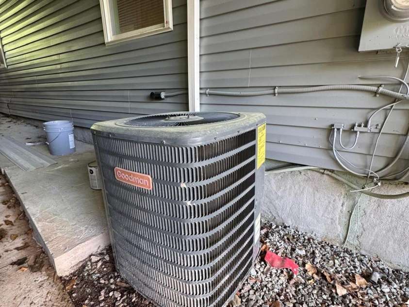 402 California Street, York, SC 29745.  MLS# CAR4246393, YatesRealty ID 10196. 