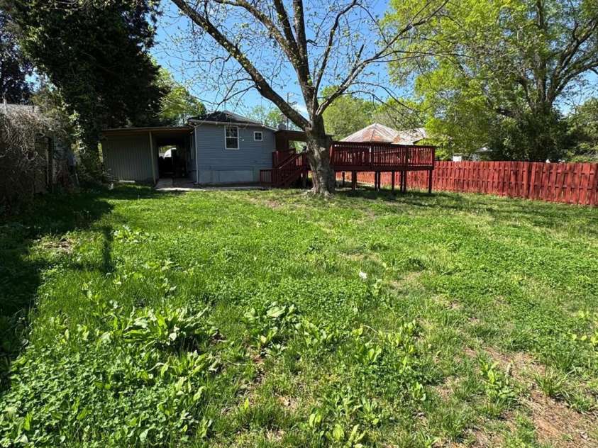 402 California Street, York, SC 29745.  MLS# CAR4246393, YatesRealty ID 10196. 