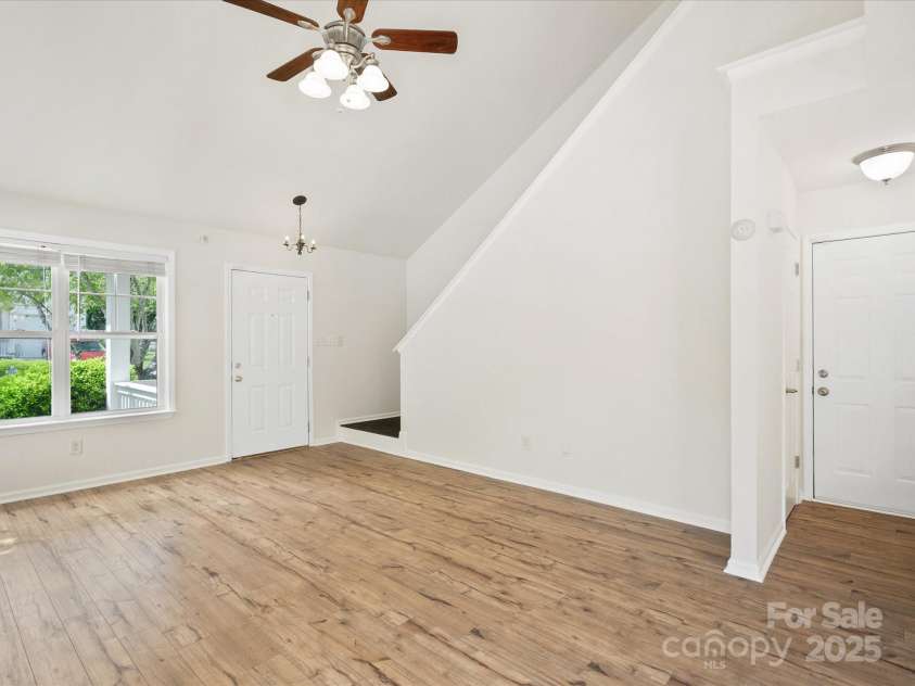 6647 Vlosi Drive, Charlotte, NC 28226.  MLS# CAR4249804, YatesRealty ID 10197. 