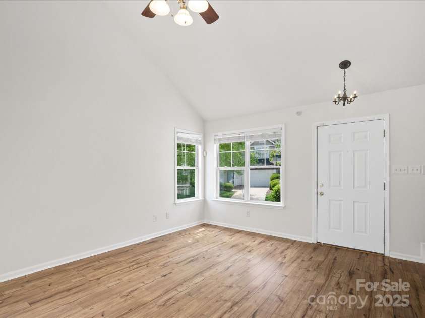 6647 Vlosi Drive, Charlotte, NC 28226.  MLS# CAR4249804, YatesRealty ID 10197. 