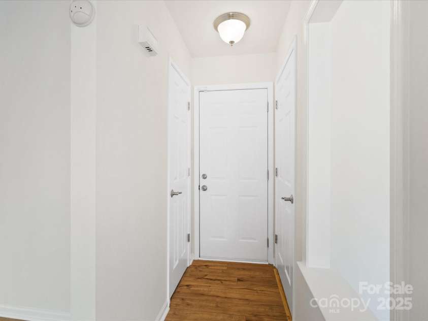 6647 Vlosi Drive, Charlotte, NC 28226.  MLS# CAR4249804, YatesRealty ID 10197. 
