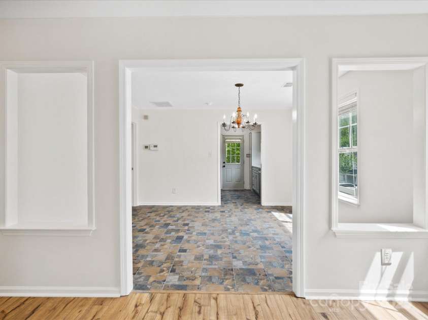 6647 Vlosi Drive, Charlotte, NC 28226.  MLS# CAR4249804, YatesRealty ID 10197. 