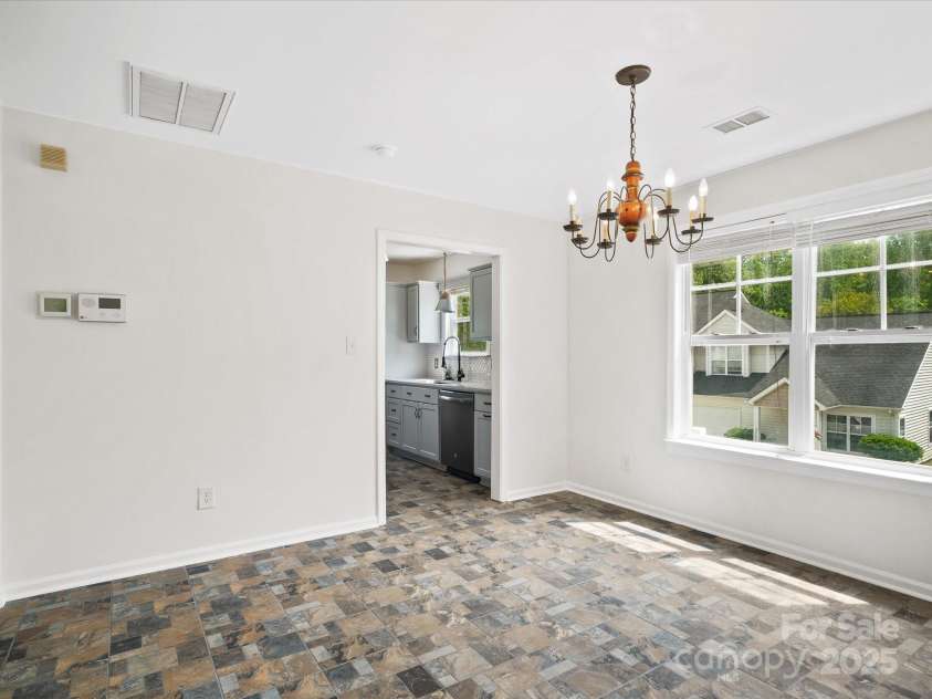6647 Vlosi Drive, Charlotte, NC 28226.  MLS# CAR4249804, YatesRealty ID 10197. 