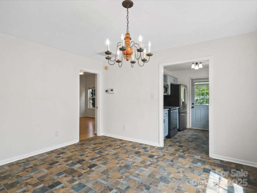 6647 Vlosi Drive, Charlotte, NC 28226.  MLS# CAR4249804, YatesRealty ID 10197. 