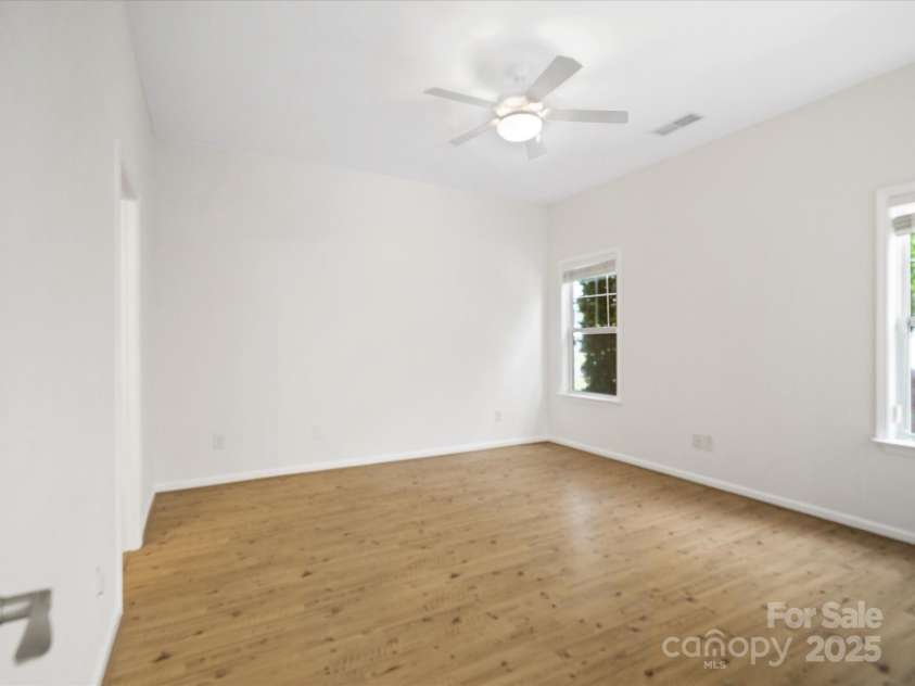6647 Vlosi Drive, Charlotte, NC 28226.  MLS# CAR4249804, YatesRealty ID 10197. 