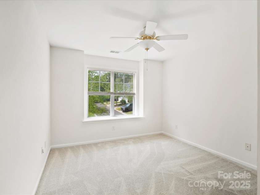 6647 Vlosi Drive, Charlotte, NC 28226.  MLS# CAR4249804, YatesRealty ID 10197. 