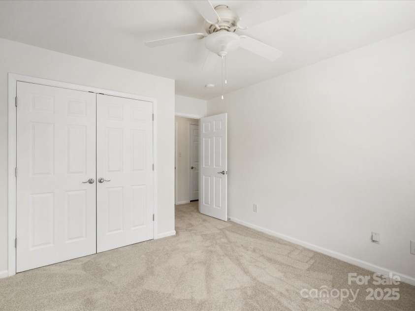 6647 Vlosi Drive, Charlotte, NC 28226.  MLS# CAR4249804, YatesRealty ID 10197. 