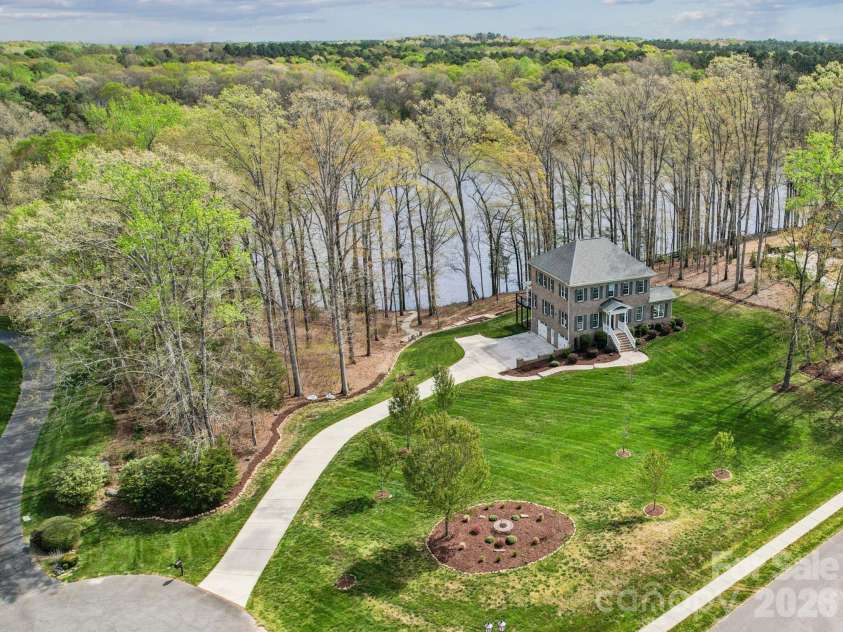 902 Bridgewater Drive, Monroe, NC 28112.  MLS# CAR4361236, YatesRealty ID 10198. Culdesac Side Property Overview