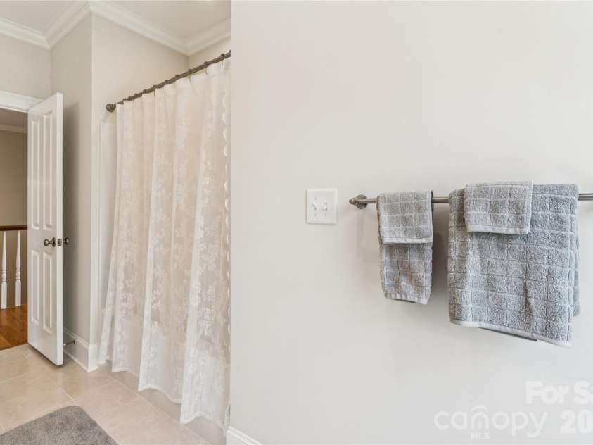 902 Bridgewater Drive, Monroe, NC 28112.  MLS# CAR4361236, YatesRealty ID 10198. Enjoy a shower-tub combo