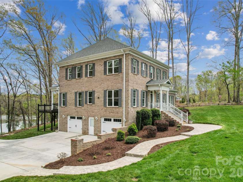 902 Bridgewater Drive, Monroe, NC 28112.  MLS# CAR4361236, YatesRealty ID 10198. Enjoy the Spacious Basement Parking and Storage