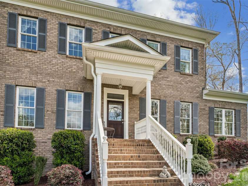902 Bridgewater Drive, Monroe, NC 28112.  MLS# CAR4361236, YatesRealty ID 10198. Front of home