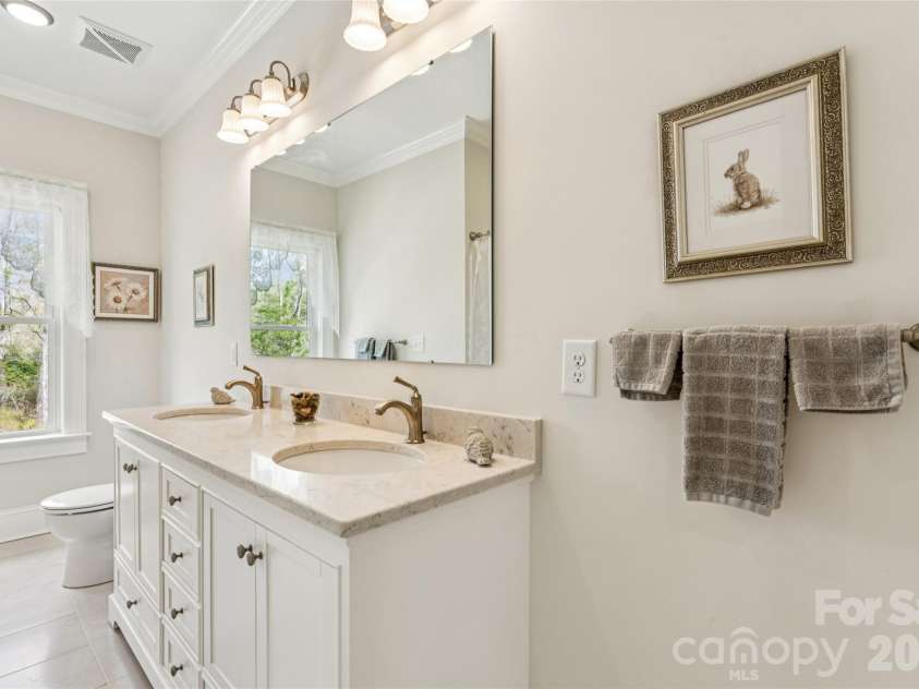 902 Bridgewater Drive, Monroe, NC 28112.  MLS# CAR4361236, YatesRealty ID 10198. Upstairs Full Bath