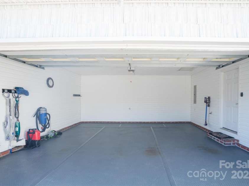 3289 Tyro Road, Lexington, NC 27295.  MLS# CAR4243594, YatesRealty ID 10199. 