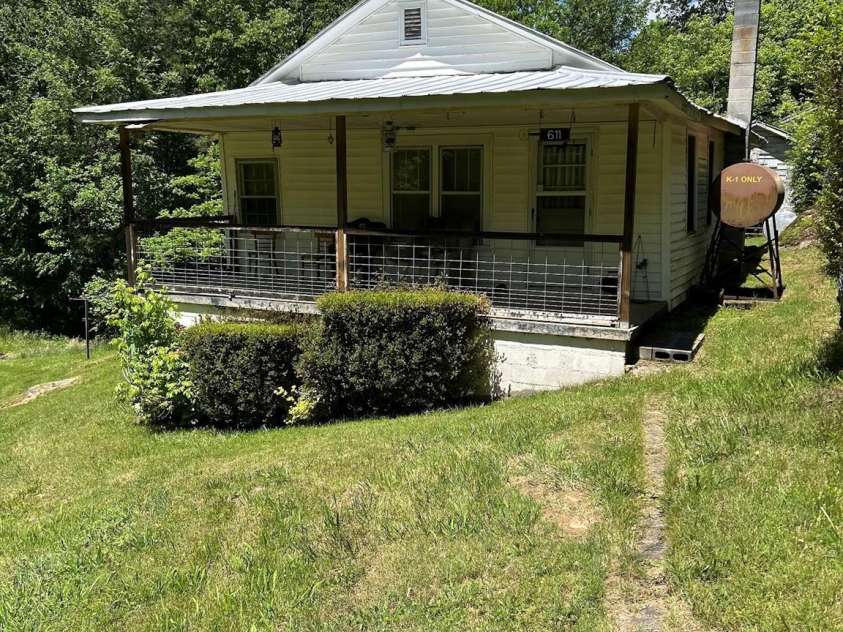 611 Johnson Hollow Road, Bakersville, NC 28705.  MLS# CAR4262666, YatesRealty ID 102. 