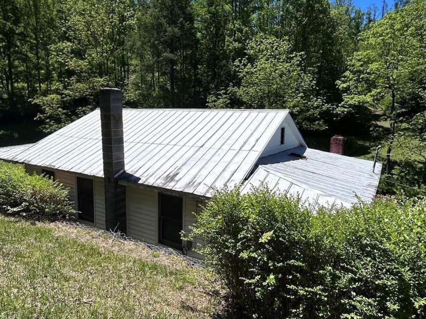 611 Johnson Hollow Road, Bakersville, NC 28705.  MLS# CAR4262666, YatesRealty ID 102. 