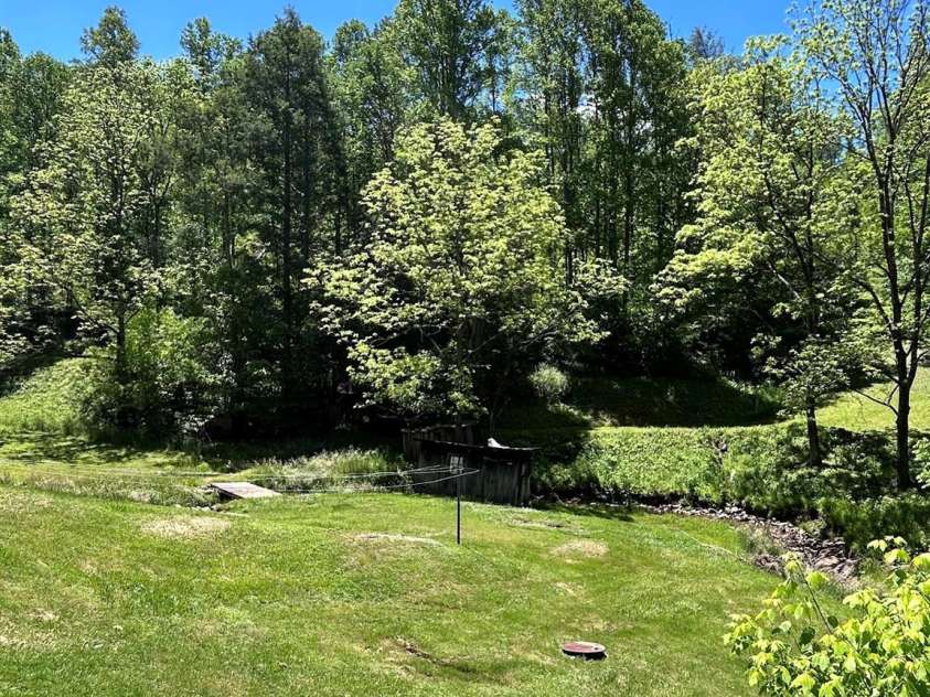 611 Johnson Hollow Road, Bakersville, NC 28705.  MLS# CAR4262666, YatesRealty ID 102. 