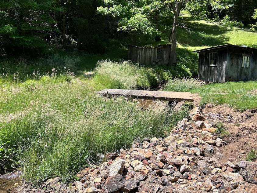 611 Johnson Hollow Road, Bakersville, NC 28705.  MLS# CAR4262666, YatesRealty ID 102. 