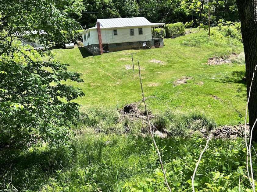 611 Johnson Hollow Road, Bakersville, NC 28705.  MLS# CAR4262666, YatesRealty ID 102. 