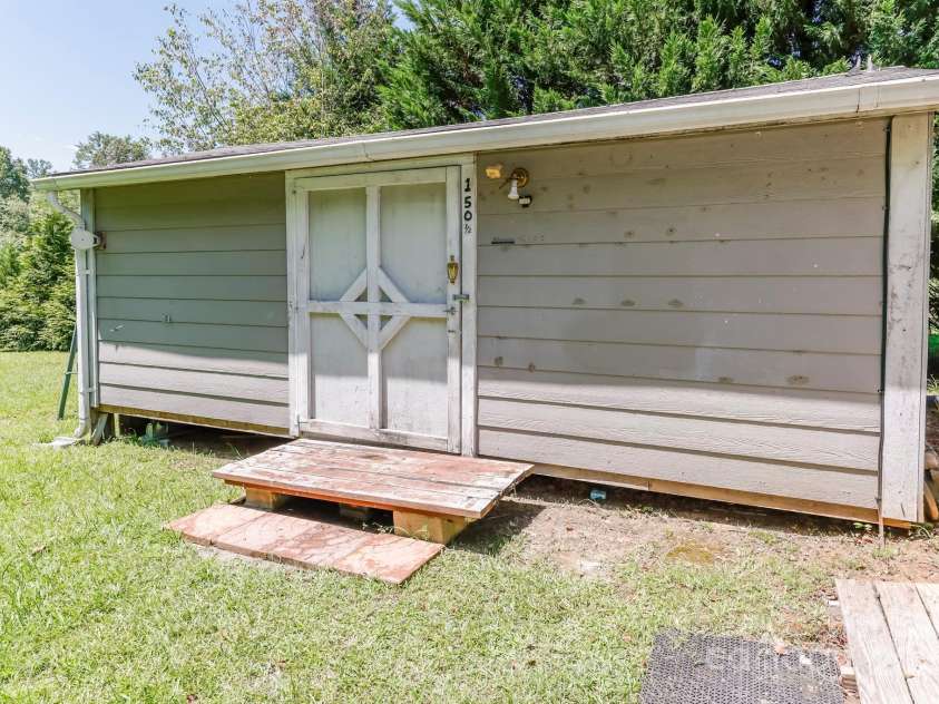 150 Navaho Trail, Rutherfordton, NC 28139.  MLS# CAR4279010, YatesRealty ID 1020. 