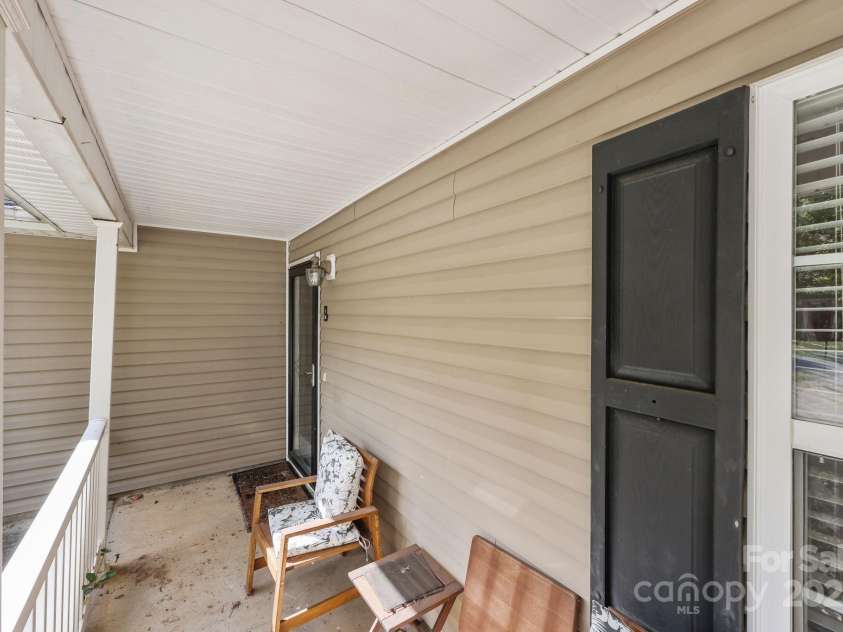 6623 Nevin Glen Drive, Charlotte, NC 28269.  MLS# CAR4304224, YatesRealty ID 1020. 