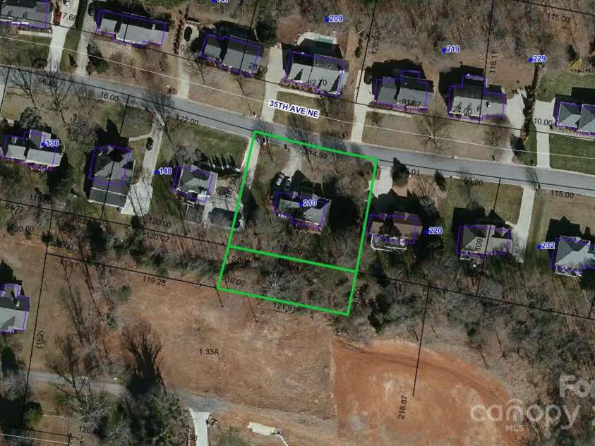 210 35th Avenue, Hickory, NC 28601.  MLS# CAR4245350, YatesRealty ID 10200. 