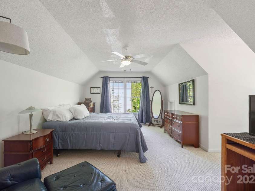 210 35th Avenue, Hickory, NC 28601.  MLS# CAR4245350, YatesRealty ID 10200. Bedroom w/a nice size closet