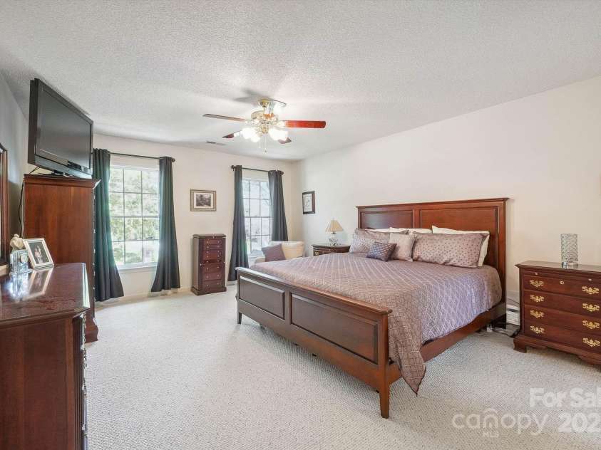 210 35th Avenue, Hickory, NC 28601.  MLS# CAR4245350, YatesRealty ID 10200. Primary Bedroom
