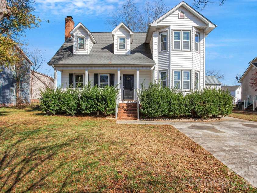 1703 Crestview Road, Easley, SC 29642.  MLS# CAR4328533, YatesRealty ID 10201. 