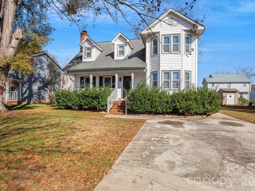 1703 Crestview Road, Easley, SC 29642.  MLS# CAR4328533, YatesRealty ID 10201. 