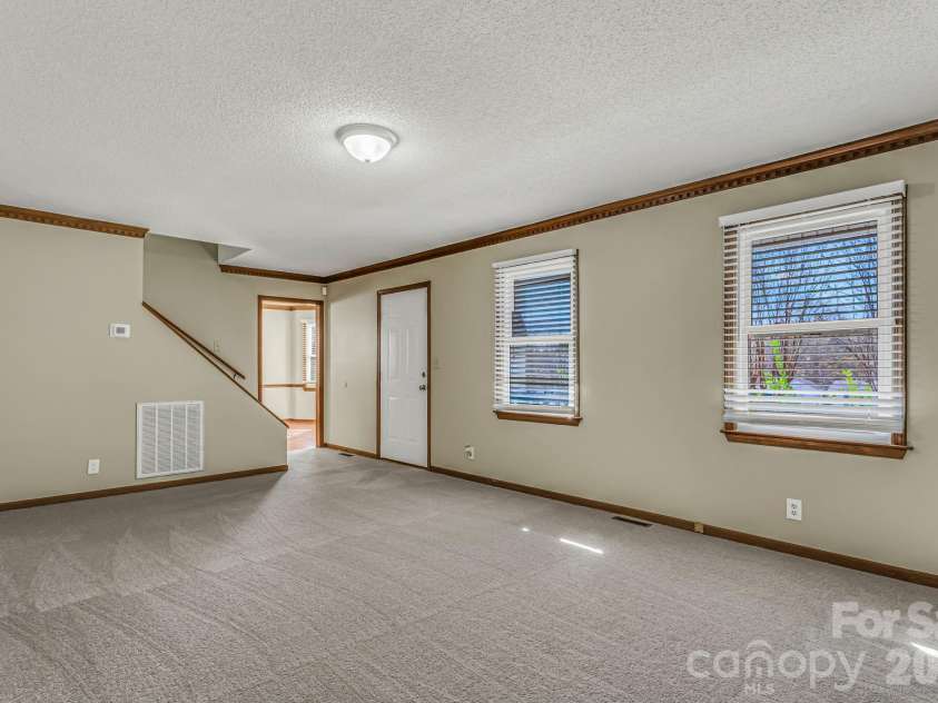 1703 Crestview Road, Easley, SC 29642.  MLS# CAR4328533, YatesRealty ID 10201. 