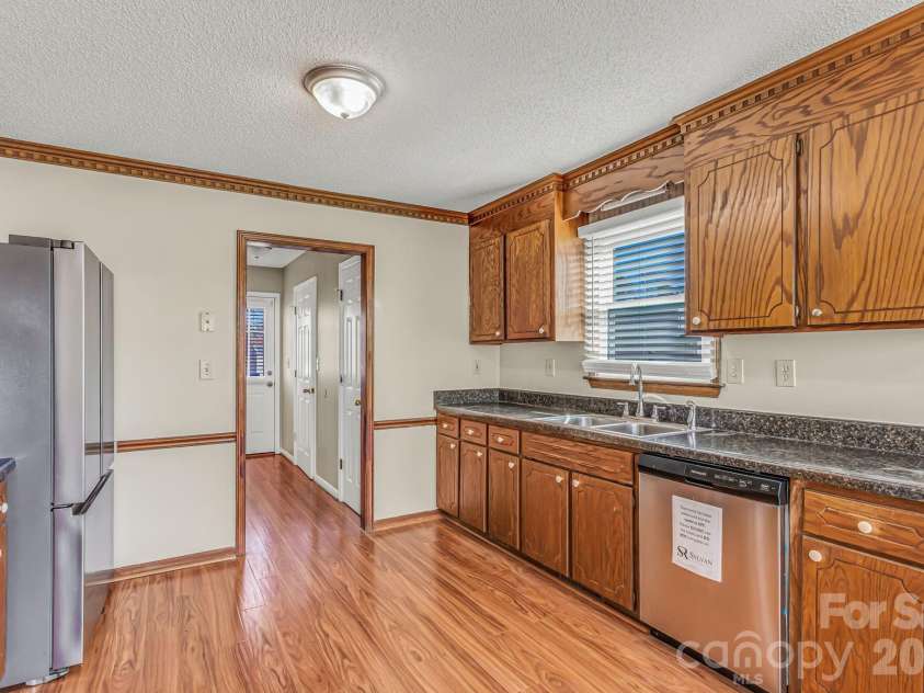 1703 Crestview Road, Easley, SC 29642.  MLS# CAR4328533, YatesRealty ID 10201. 