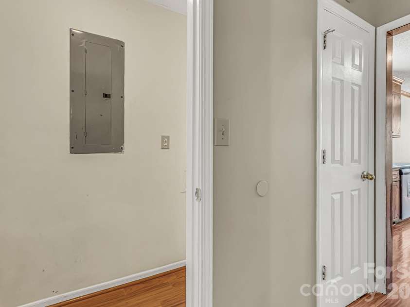 1703 Crestview Road, Easley, SC 29642.  MLS# CAR4328533, YatesRealty ID 10201. 