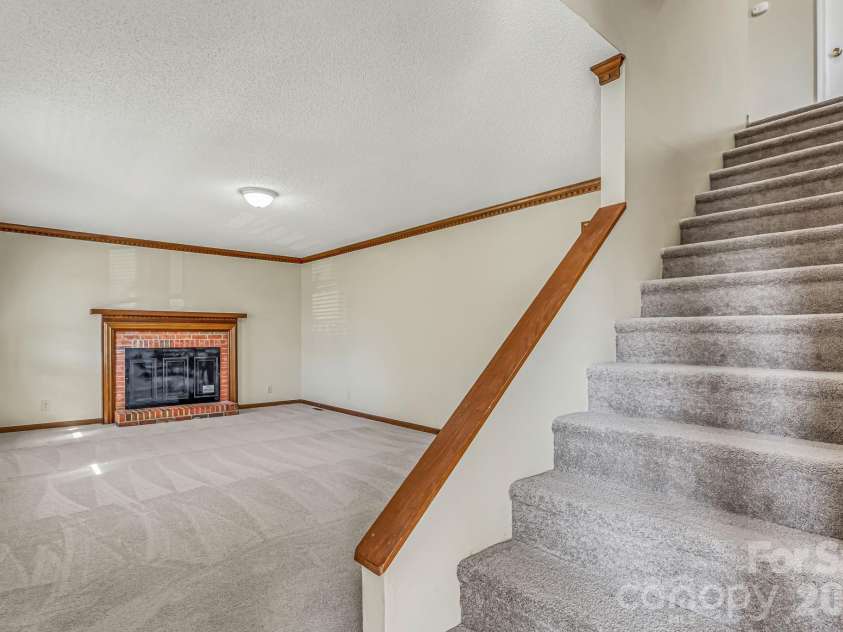 1703 Crestview Road, Easley, SC 29642.  MLS# CAR4328533, YatesRealty ID 10201. 