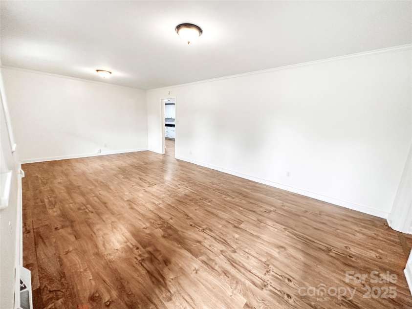 326 Greenbriar Road, Statesville, NC 28625.  MLS# CAR4252632, YatesRealty ID 10201. 