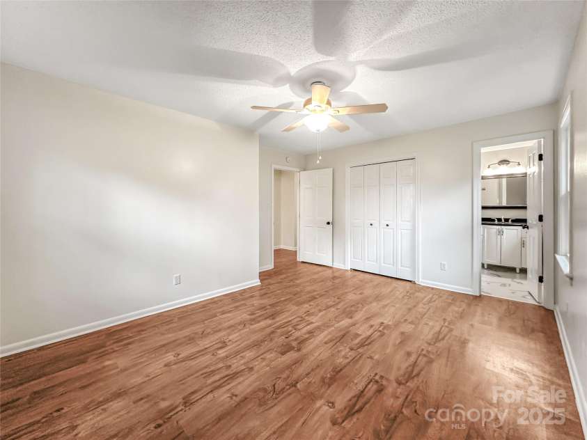 326 Greenbriar Road, Statesville, NC 28625.  MLS# CAR4252632, YatesRealty ID 10201. 