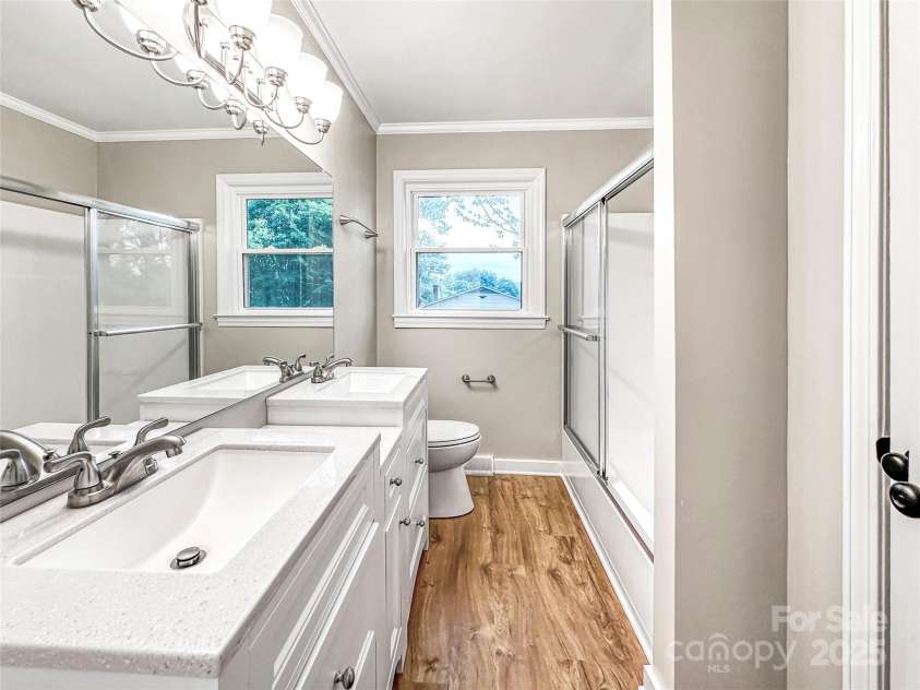 326 Greenbriar Road, Statesville, NC 28625.  MLS# CAR4252632, YatesRealty ID 10201. 