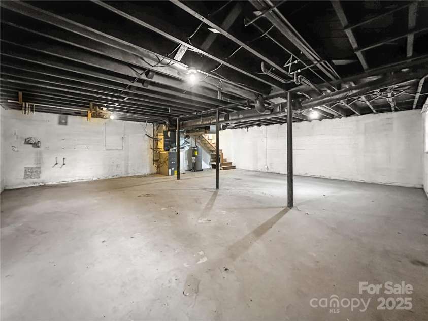 326 Greenbriar Road, Statesville, NC 28625.  MLS# CAR4252632, YatesRealty ID 10201. 