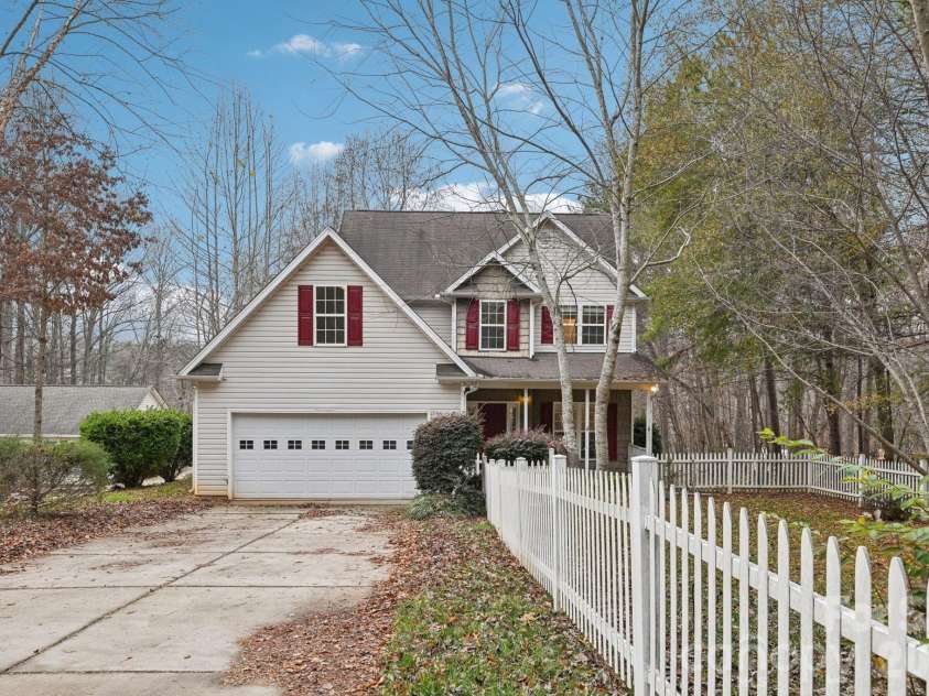 3543 Lake Bluff Drive, Sherrills Ford, NC 28673.  MLS# CAR4328762, YatesRealty ID 10204. 