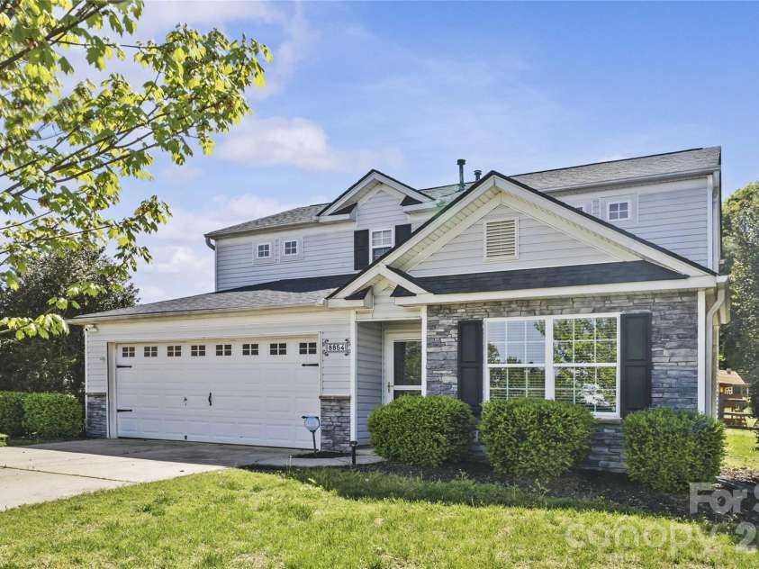8854 Laurel Run Drive, Charlotte, NC 28269.  MLS# CAR4336283, YatesRealty ID 10206. 