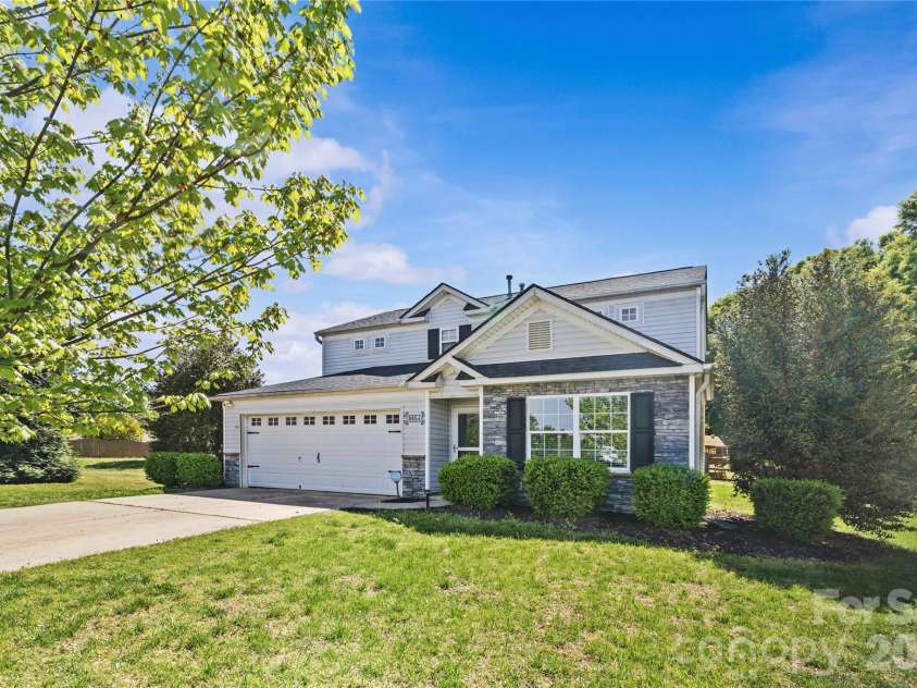8854 Laurel Run Drive, Charlotte, NC 28269.  MLS# CAR4336283, YatesRealty ID 10206. 