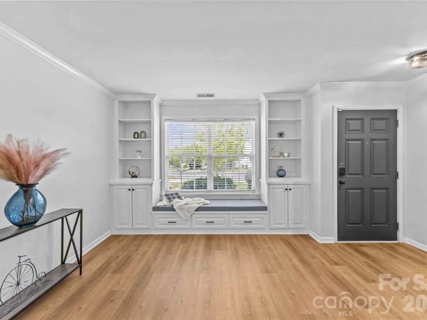 8854 Laurel Run Drive, Charlotte, NC 28269.  MLS# CAR4336283, YatesRealty ID 10206. 
