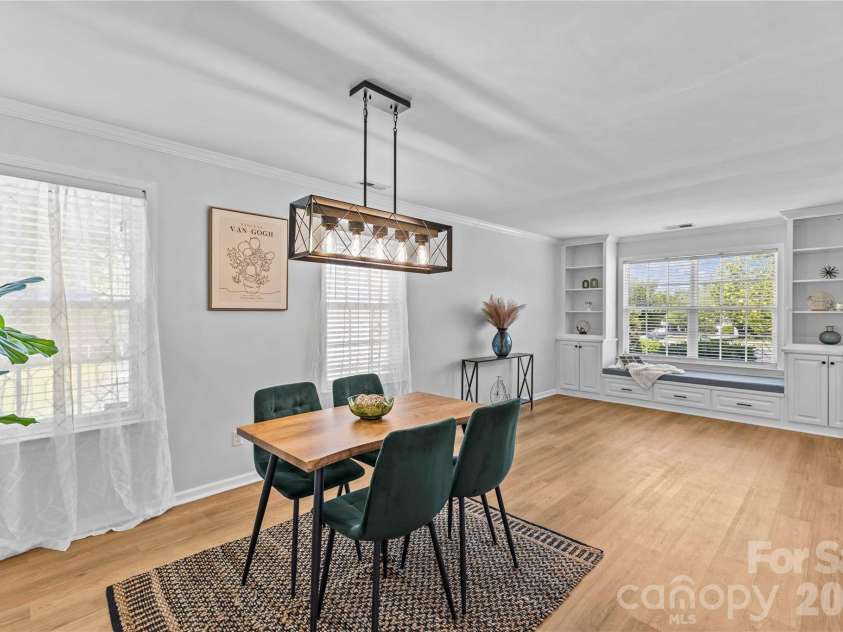 8854 Laurel Run Drive, Charlotte, NC 28269.  MLS# CAR4336283, YatesRealty ID 10206. 