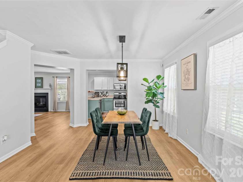8854 Laurel Run Drive, Charlotte, NC 28269.  MLS# CAR4336283, YatesRealty ID 10206. 