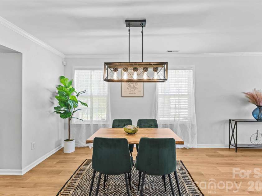 8854 Laurel Run Drive, Charlotte, NC 28269.  MLS# CAR4336283, YatesRealty ID 10206. 